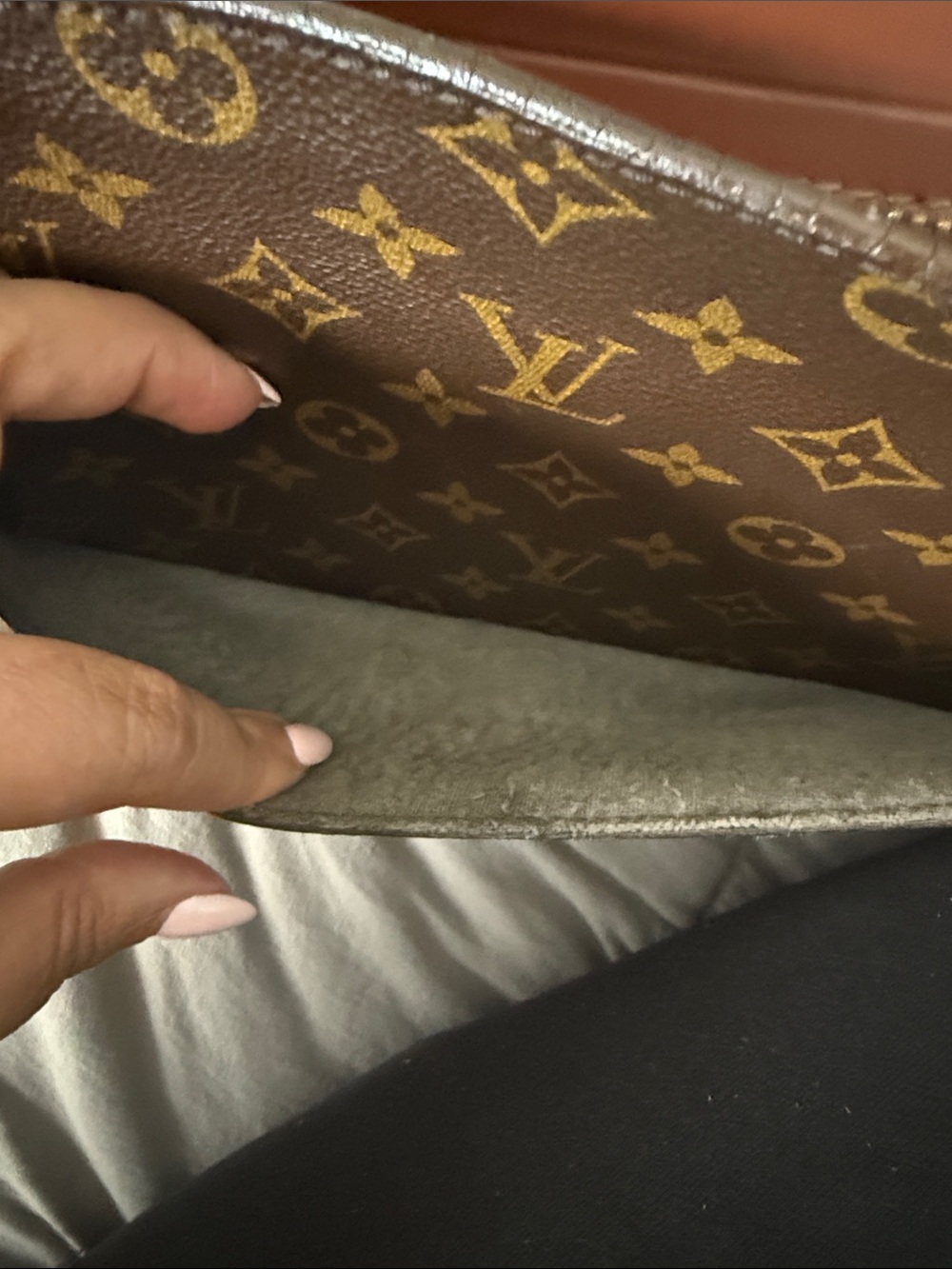 Louis Vuitton clutch Bag in Brown Monogram - Picture 15 of 17
